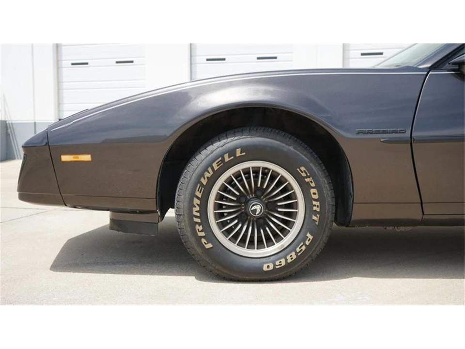 1984 Pontiac Firebird 3rd Gen - Image 28 of 31