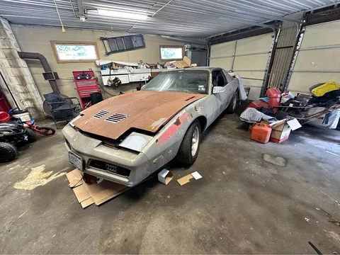 1984 Pontiac Firebird Coupe 2D