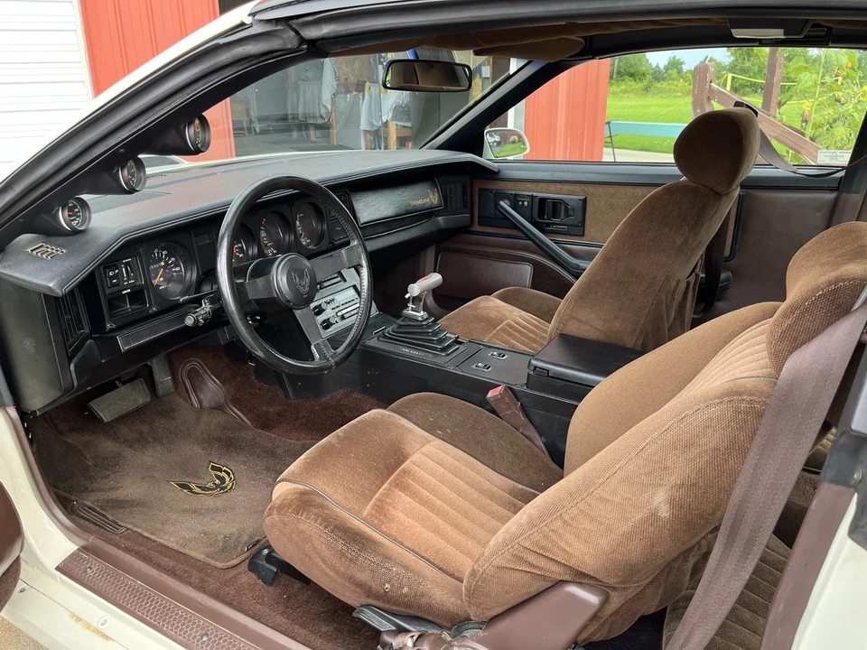 1984 Pontiac Firebird Trans Am 3rd Gen - Image 16 of 21