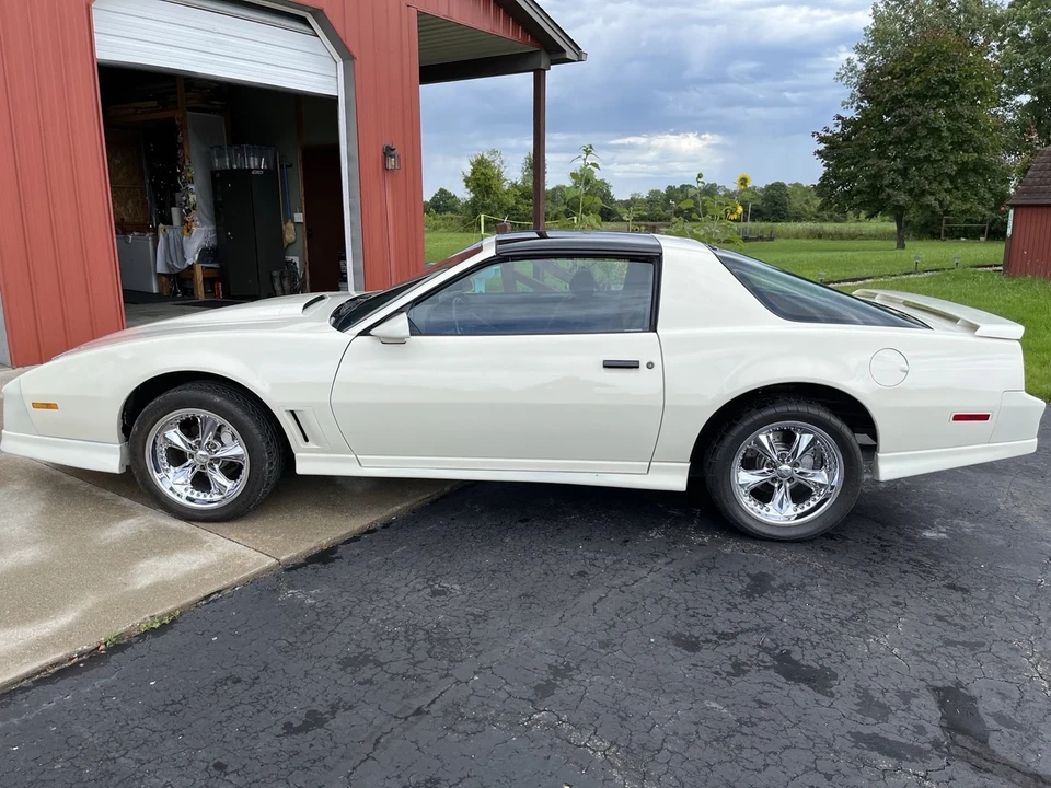 1984 Pontiac Firebird Trans Am 3rd Gen - Image 2 of 21