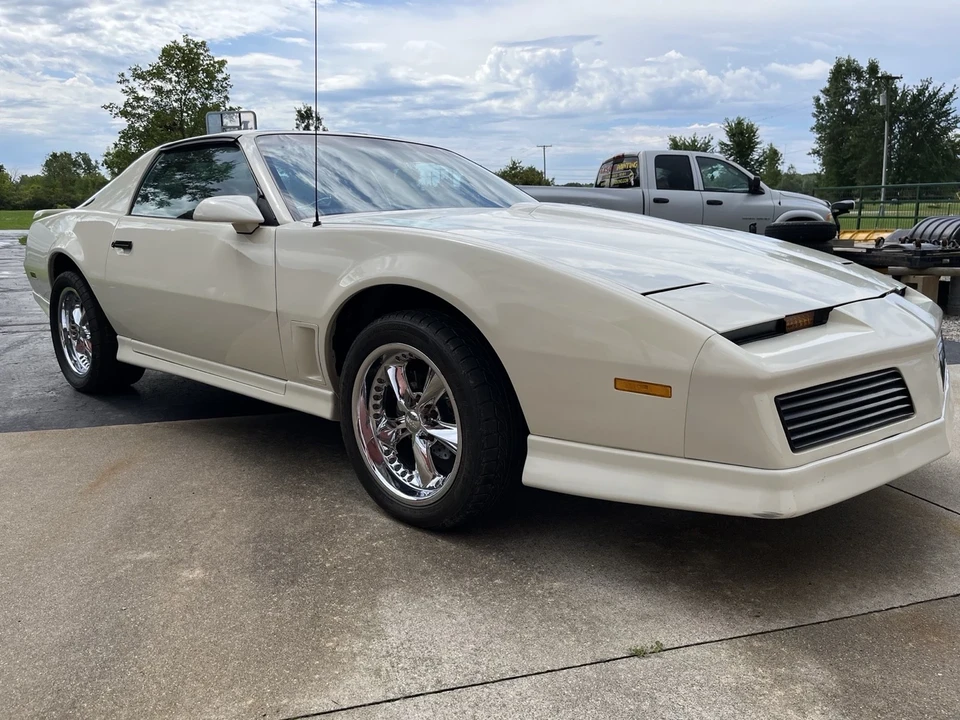 1984 Pontiac Firebird Trans Am 3rd Gen - Image 7 of 21
