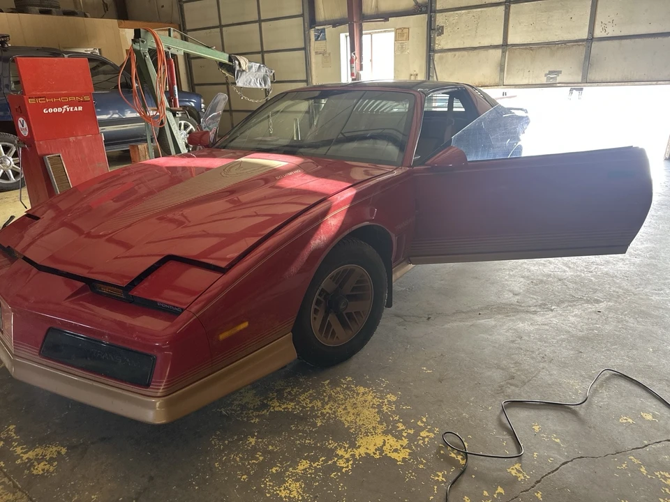 1984 Pontiac Firebird Trans Am 3rd Gen - Image 5 of 11