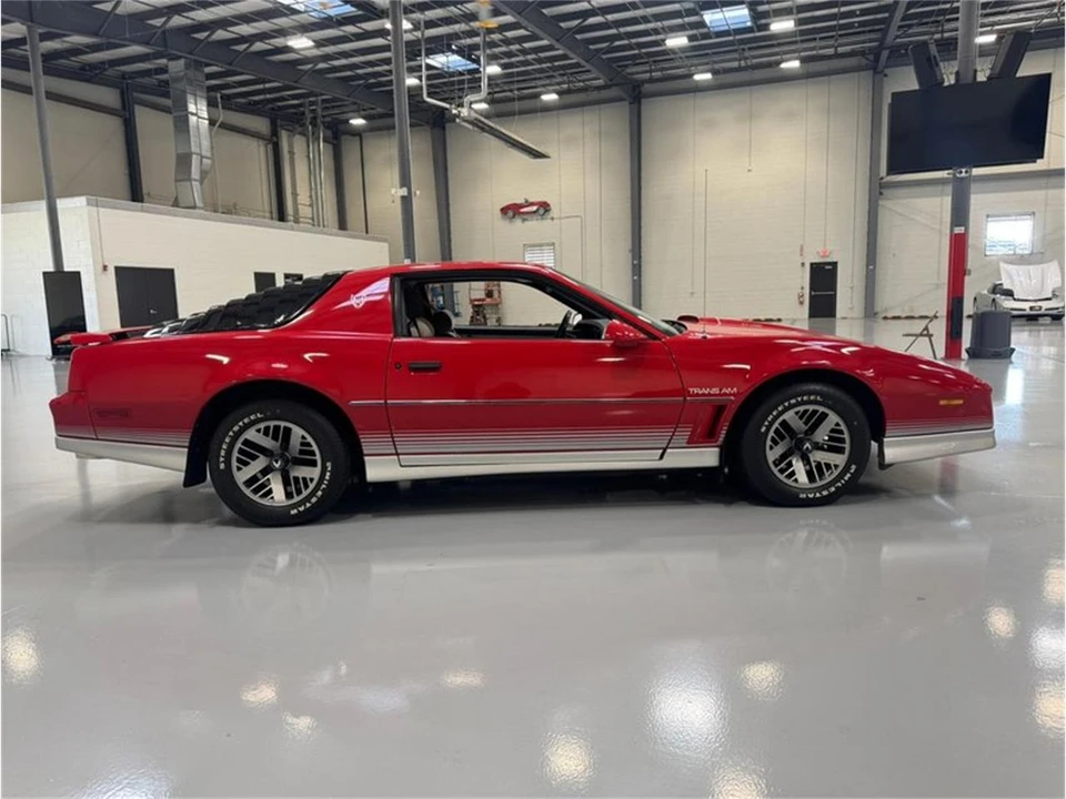 1984 Pontiac Firebird Trans Am 3rd Gen - Image 6 of 13