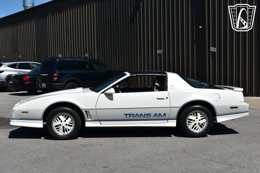 1984 Pontiac Firebird Trans Am 3rd Gen - Image 9 of 21