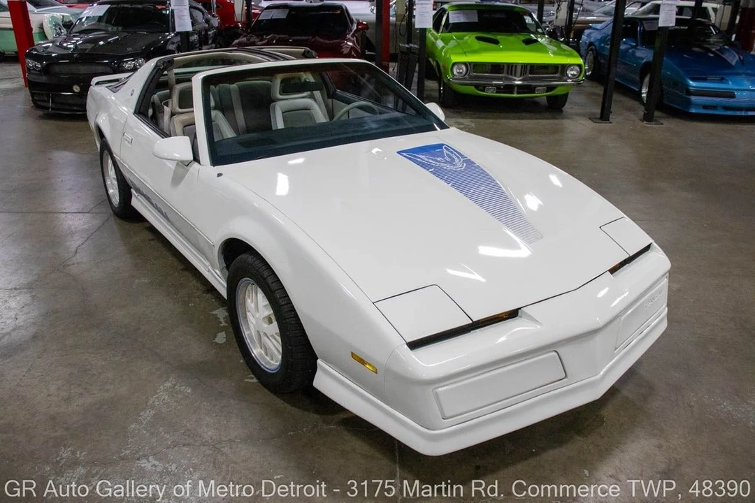 1984 Pontiac Firebird Trans Am 3rd Gen - Image 9 of 12