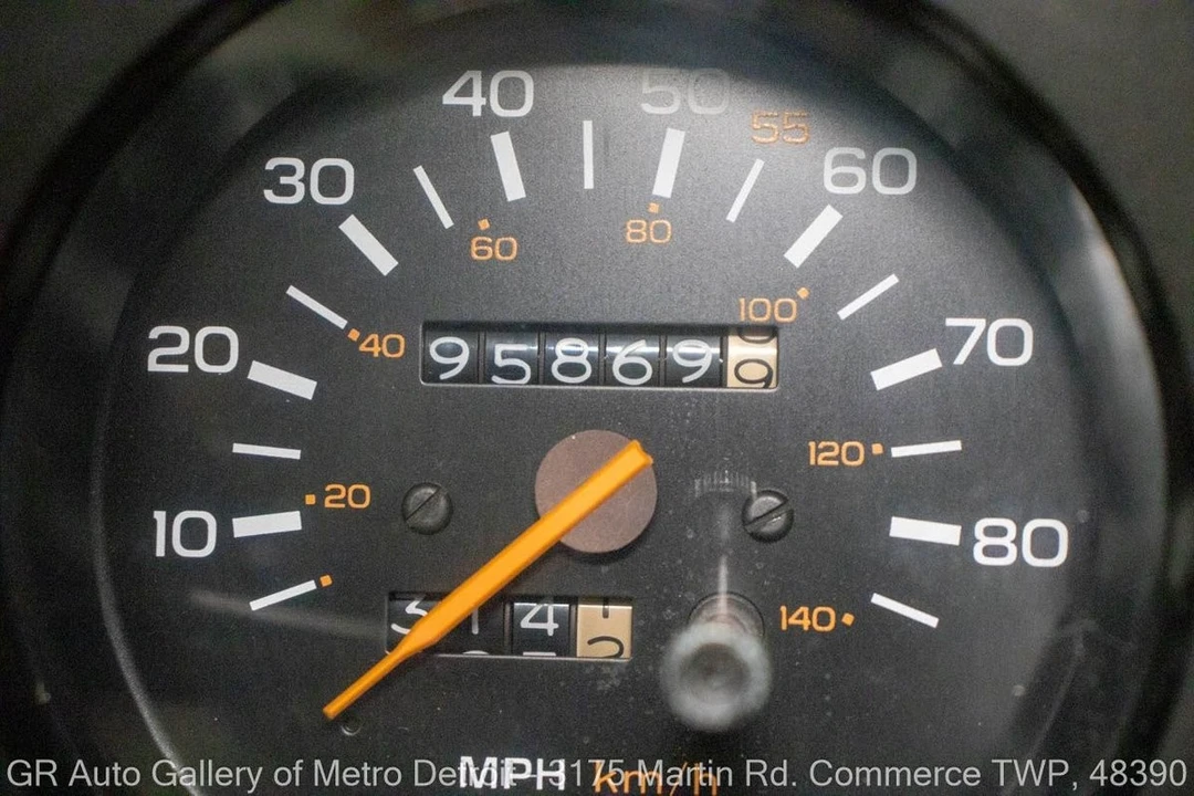 1984 Pontiac Firebird Trans Am 3rd Gen - Image 6 of 10