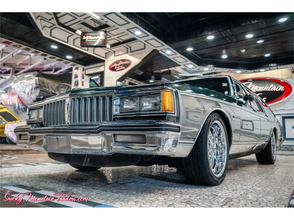 1984 Pontiac Parisienne - Image 4 of 31