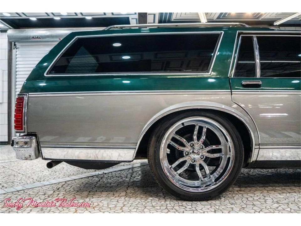 1984 Pontiac Parisienne - Image 22 of 31