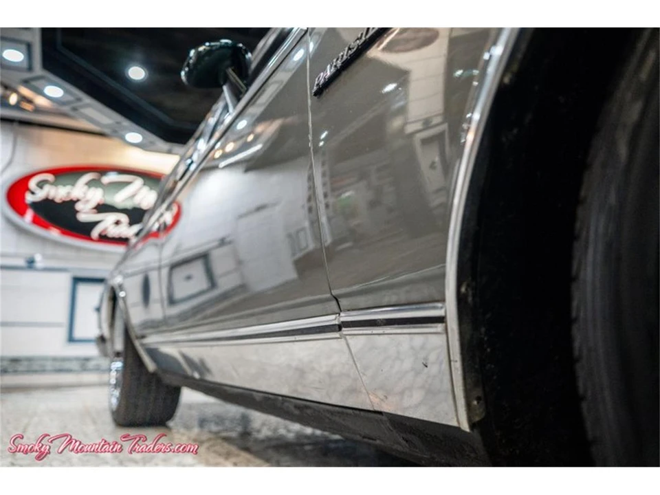 1984 Pontiac Parisienne - Image 14 of 31