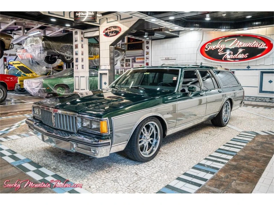 1984 Pontiac Parisienne - Image 2 of 31