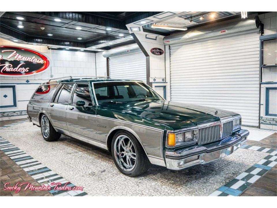 1984 Pontiac Parisienne - Image 11 of 31