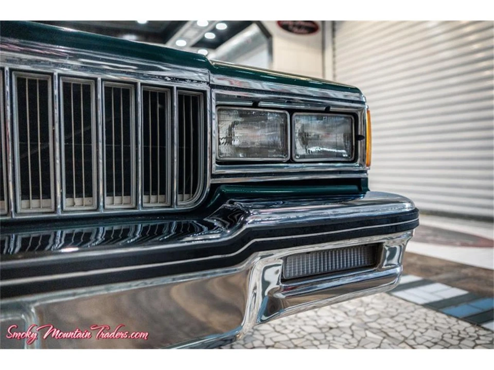 1984 Pontiac Parisienne - Image 6 of 31