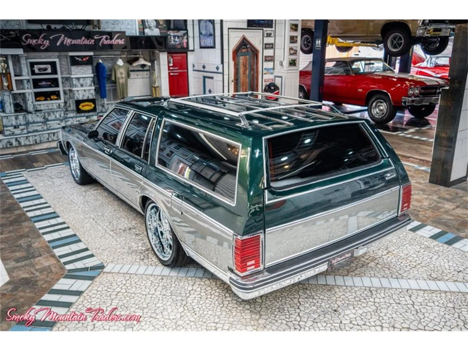 1984 Pontiac Parisienne - Image 30 of 31