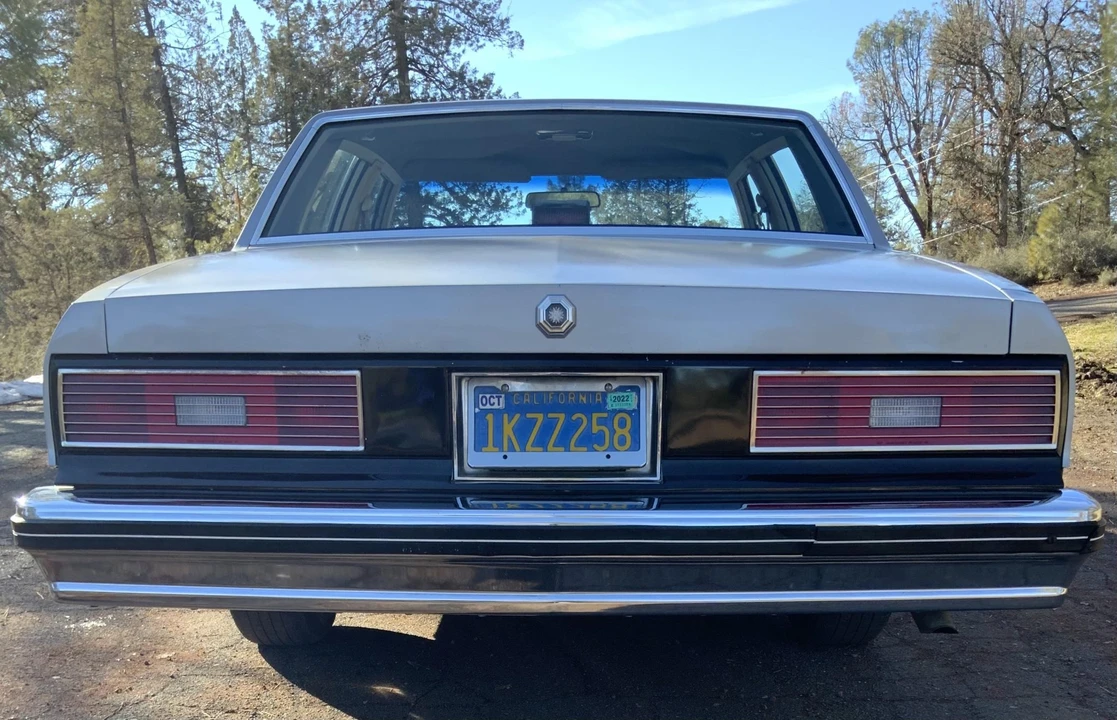 1984 Pontiac Parisienne - Image 25 of 31