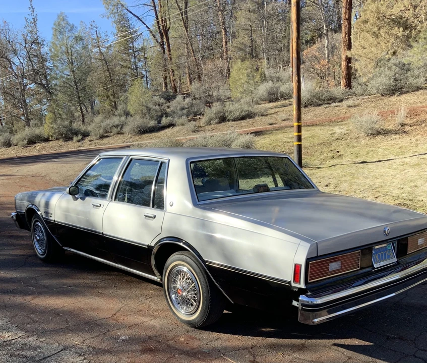 1984 Pontiac Parisienne - Image 29 of 31