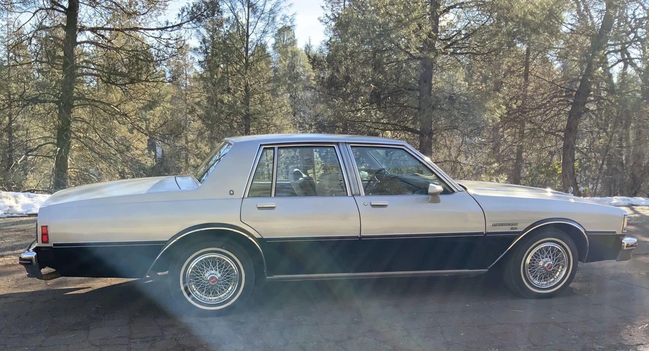 1984 Pontiac Parisienne - Image 17 of 31