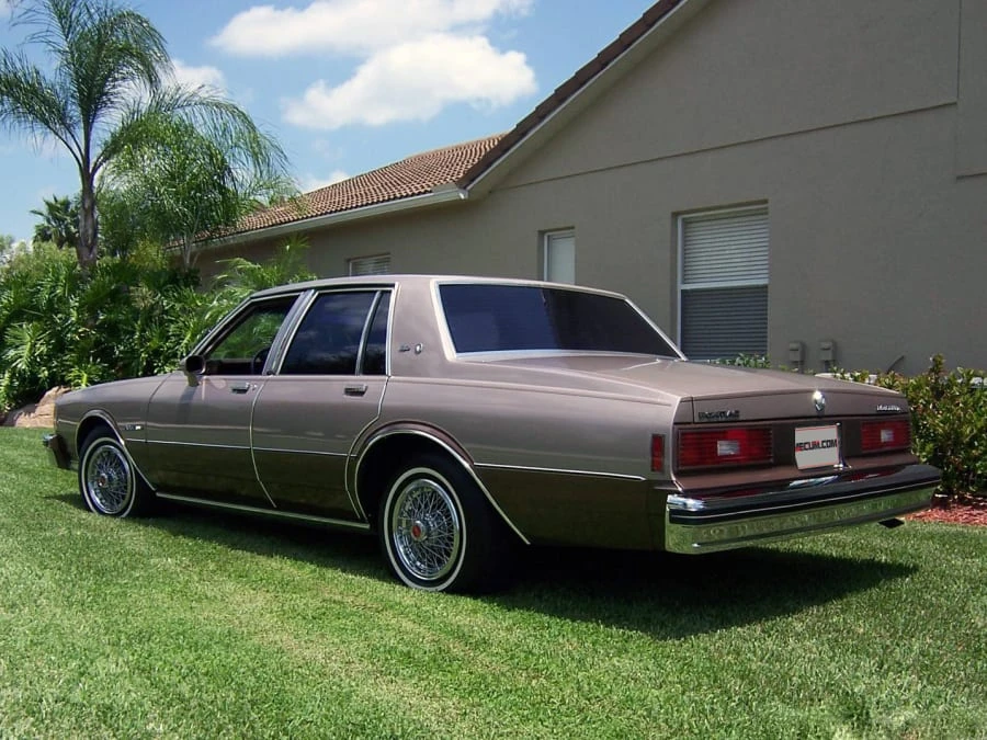 1984 Pontiac Parisienne - Image 2 of 9