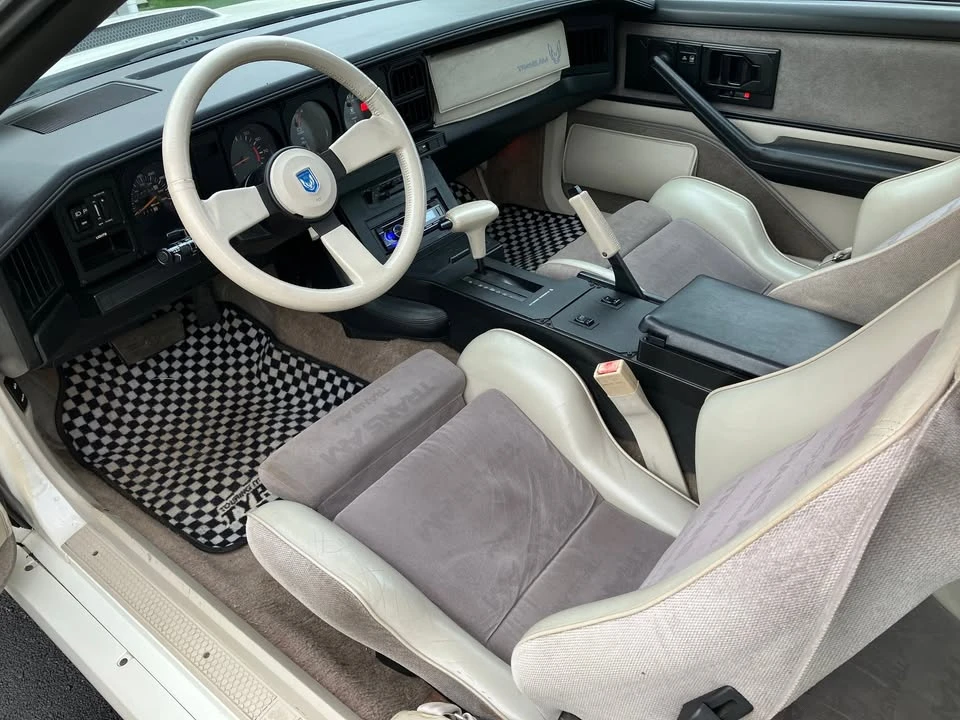 1984 Pontiac Firebird Trans Am 3rd Gen - Image 7 of 10