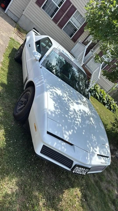 1984 Pontiac Firebird Trans Am 3rd Gen - Image 7 of 12