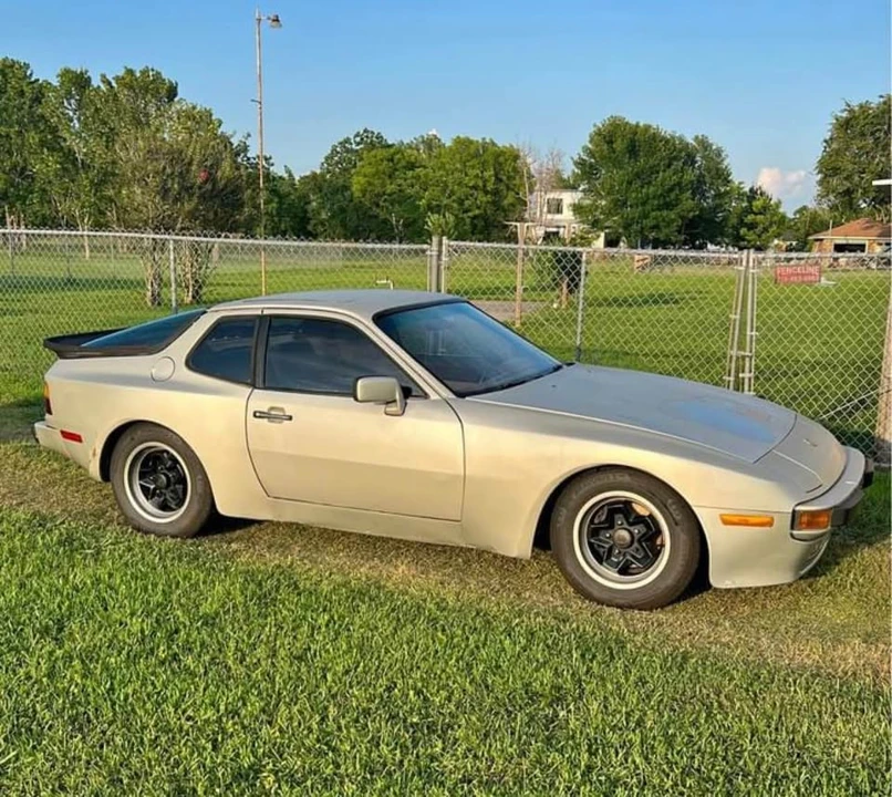 1984 Porsche 944 - Image 2 of 2
