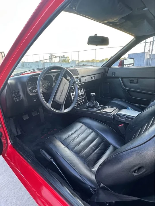 1984 Porsche 944 - Image 13 of 19