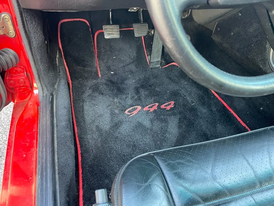1984 Porsche 944 - Image 10 of 20