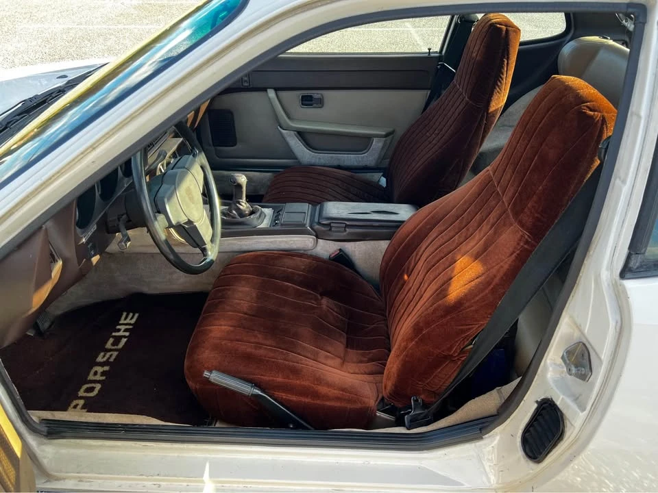 1984 Porsche 944 - Image 8 of 18
