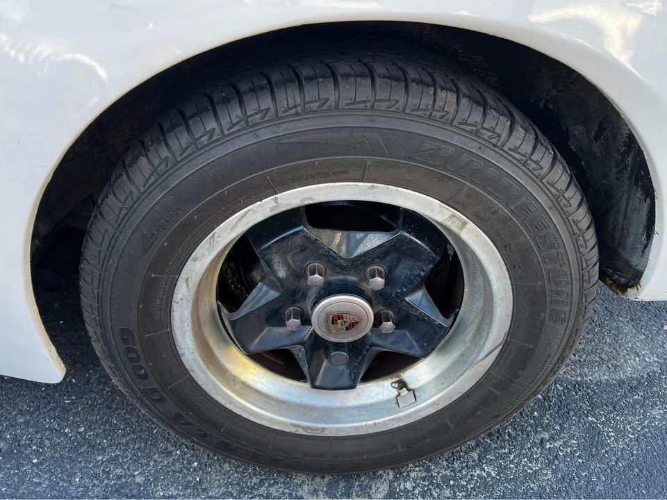 1984 Porsche 944 - Image 17 of 18
