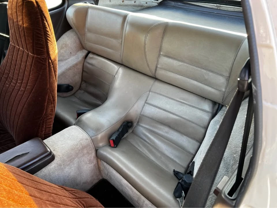 1984 Porsche 944 - Image 13 of 18