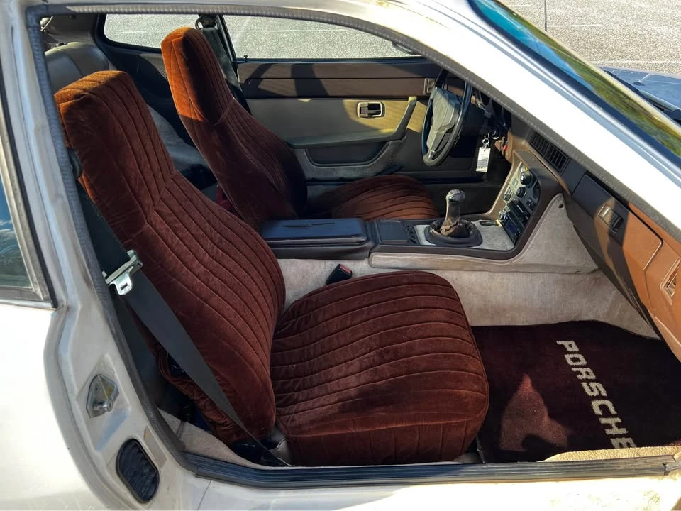 1984 Porsche 944 - Image 10 of 18