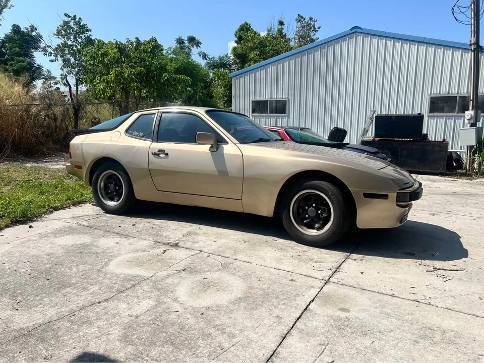 1984 Porsche 944 - Image 5 of 9