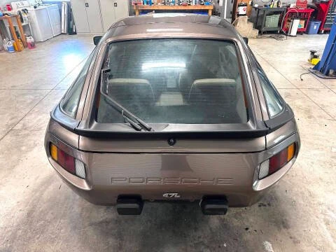 1984 Porsche 928 - Image 4 of 19