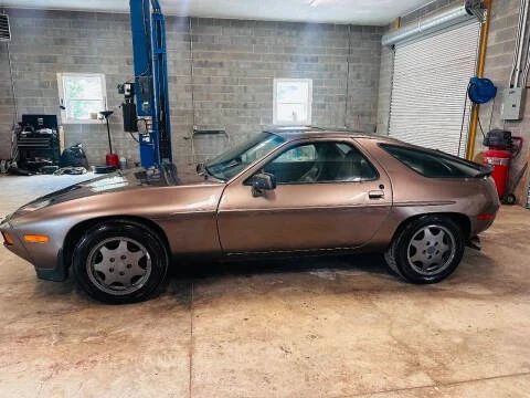 1984 Porsche 928 - Image 2 of 19