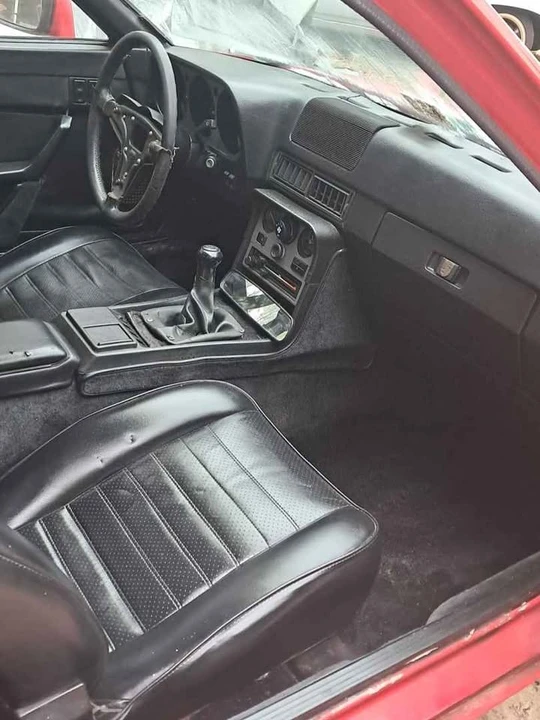 1984 Porsche 944 - Image 6 of 9