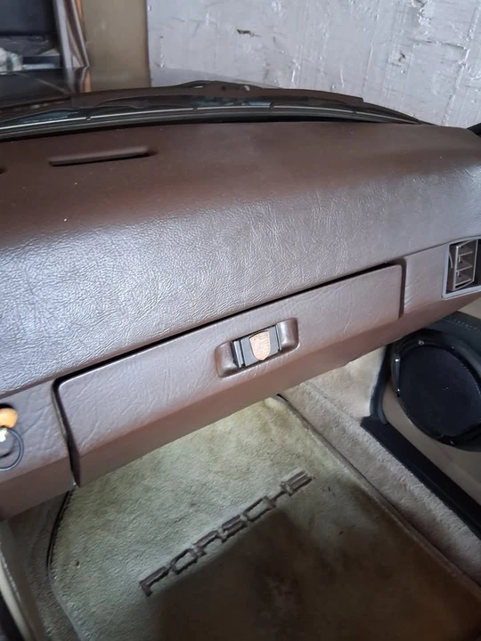1984 Porsche 944 - Image 18 of 19