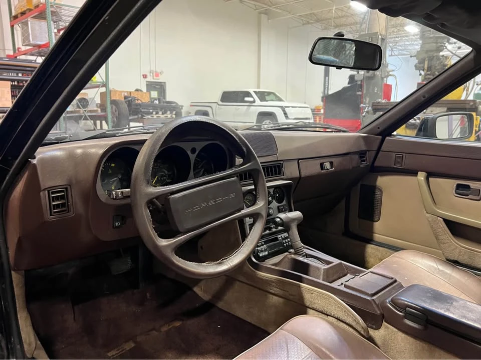 1984 Porsche 944 - Image 9 of 16