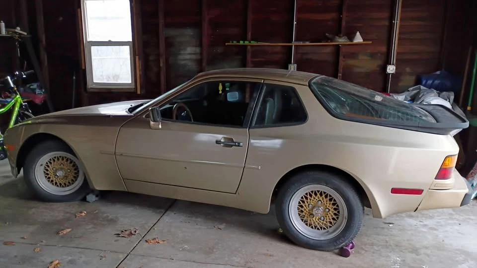 1984 Porsche 944 - Image 2 of 2