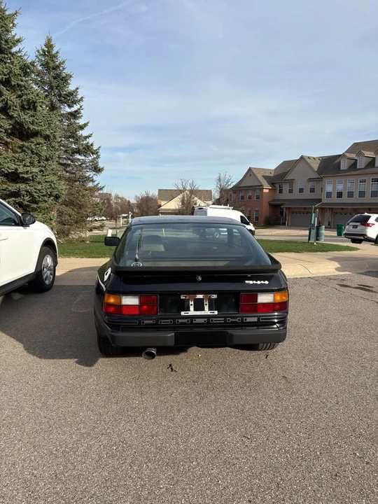 1984 Porsche 944 - Image 2 of 10