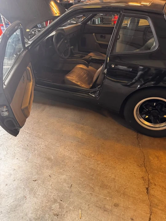 1984 Porsche 944 - Image 6 of 10
