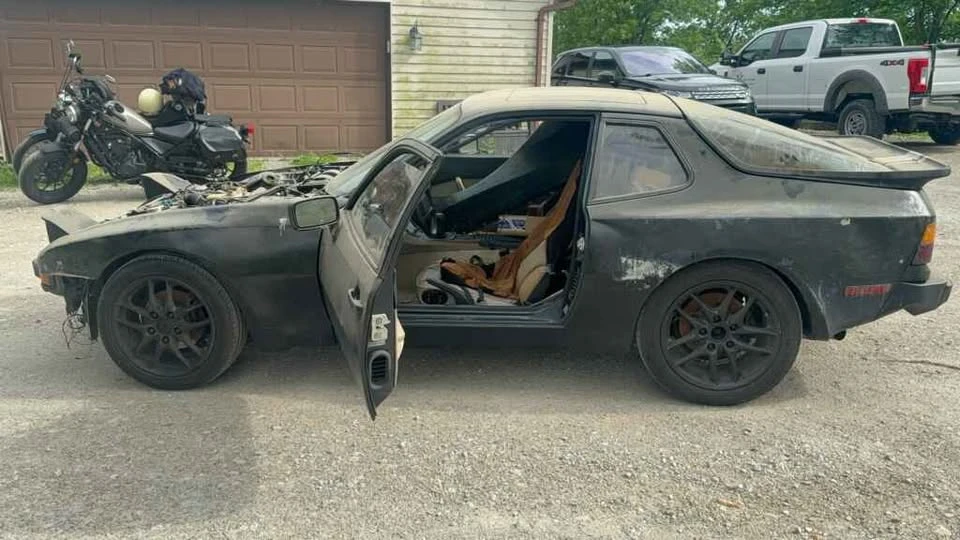 1984 Porsche 944 - Image 2 of 4