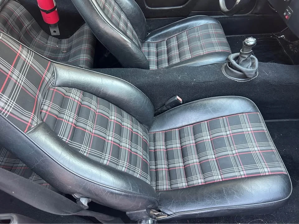 1984 Porsche 944 - Image 3 of 9