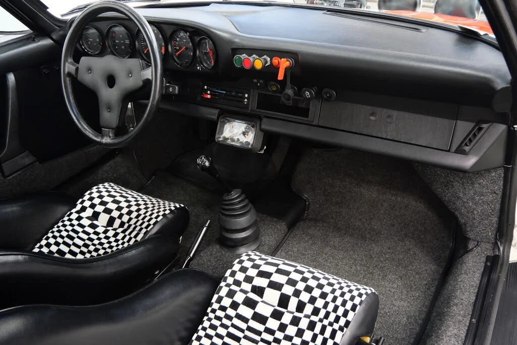 1984 Porsche 911 Carrera 3.2 - Image 15 of 31