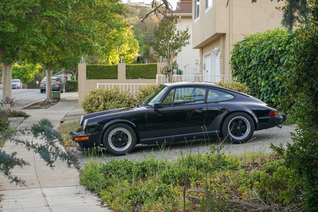 1984 Porsche 911 Carrera 3.2 - Image 3 of 20