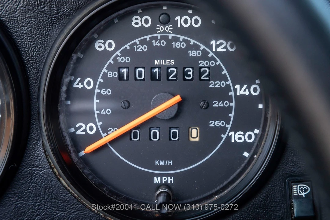 1984 Porsche 911 Carrera 3.2 - Image 26 of 31