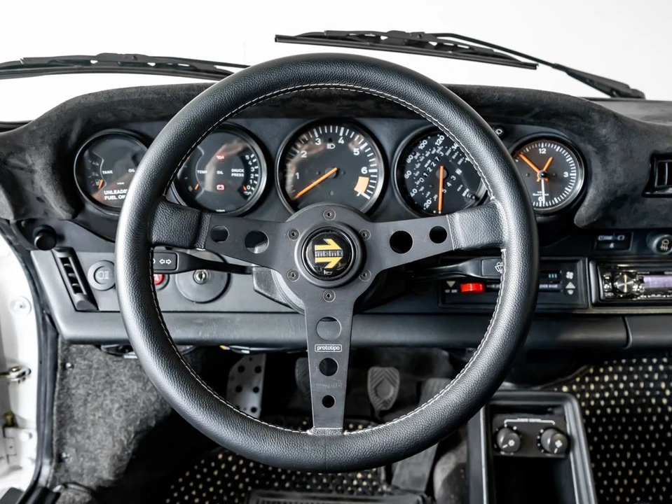 1984 Porsche 911 Carrera 3.2 - Image 16 of 31