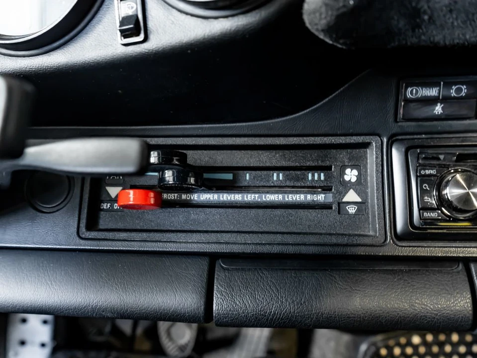 1984 Porsche 911 Carrera 3.2 - Image 21 of 31