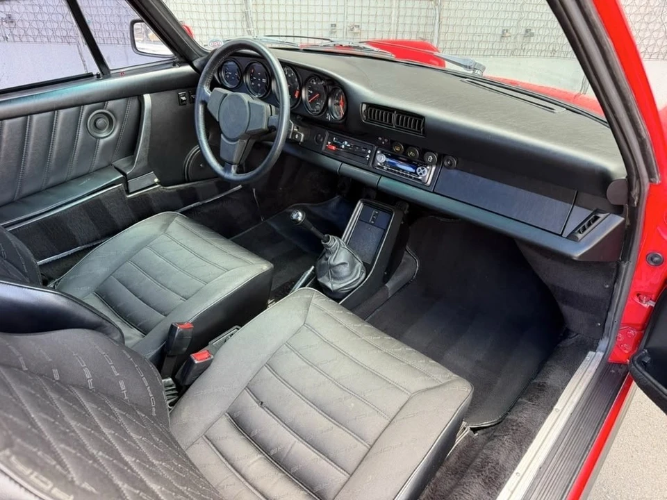 1984 Porsche 911 Carrera 3.2 - Image 16 of 24