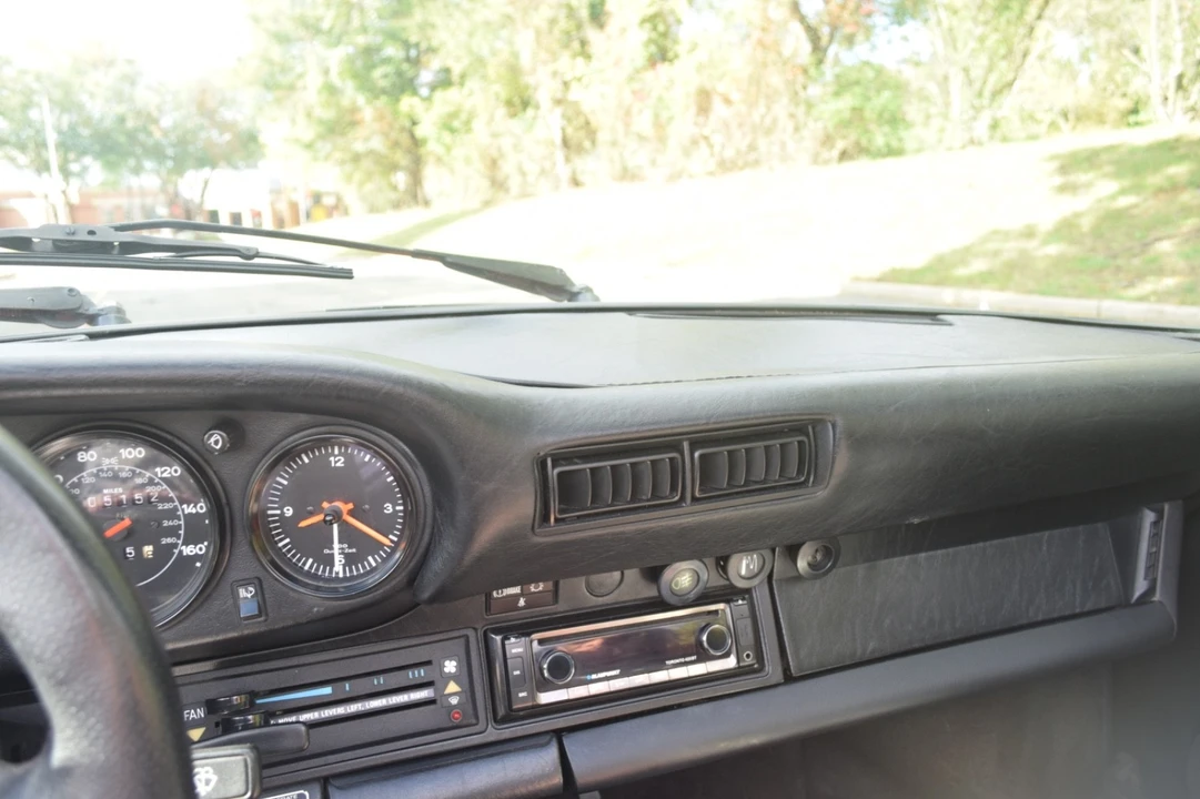 1984 Porsche 911 Carrera 3.2 - Image 15 of 31