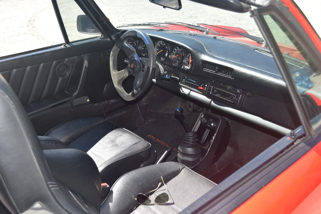 1984 Porsche 911 Carrera 3.2 - Image 17 of 31