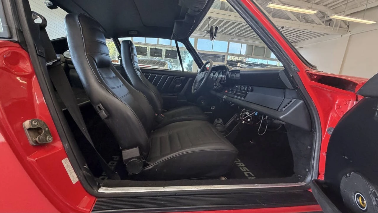 1984 Porsche 911 Carrera 3.2 - Image 19 of 31